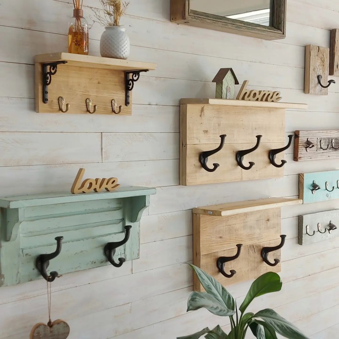 Portallaves con repisa superior